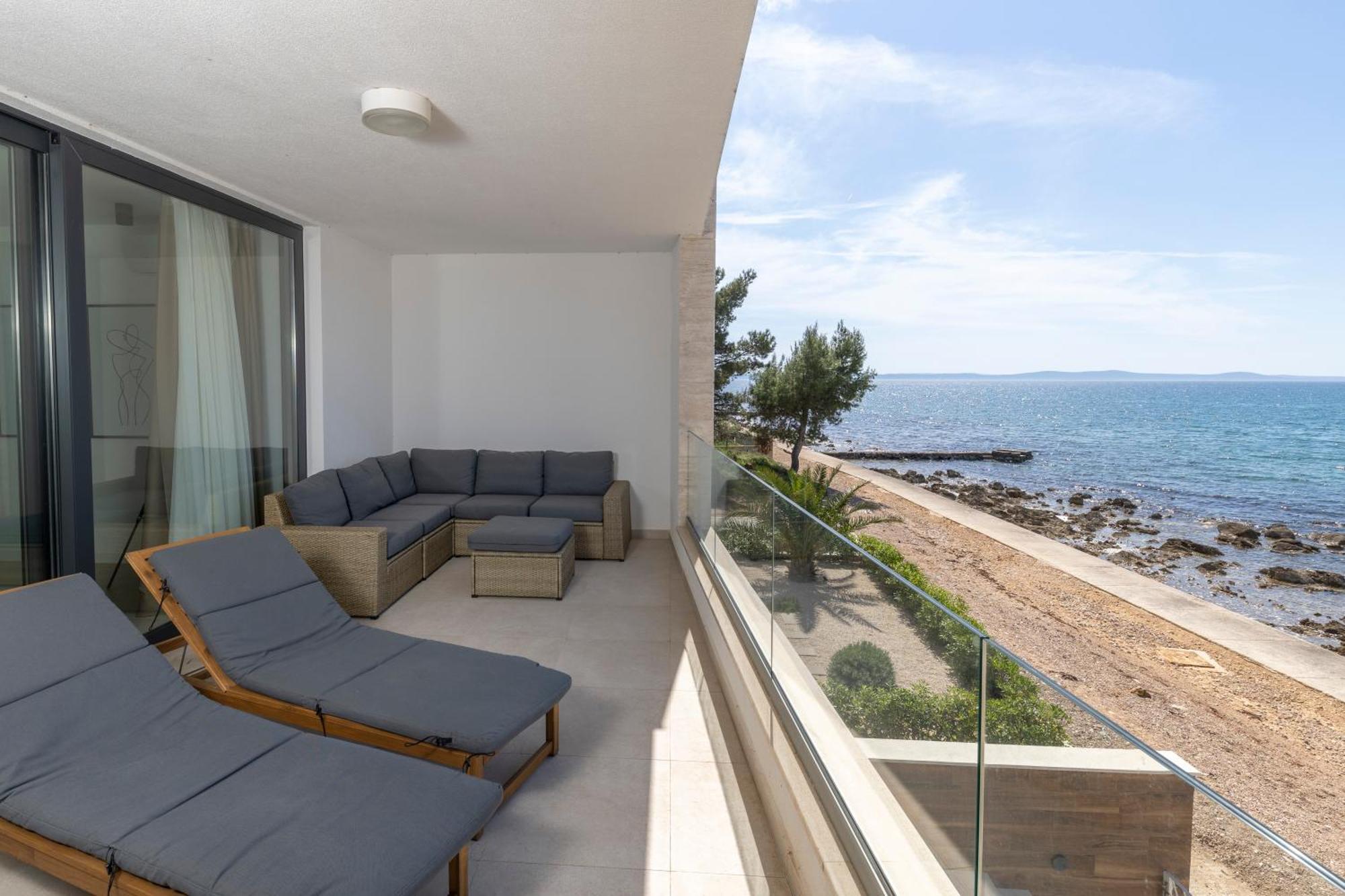 Aqua Blue By Belmont Realty Apartment ปริฟลากา ภายนอก รูปภาพ