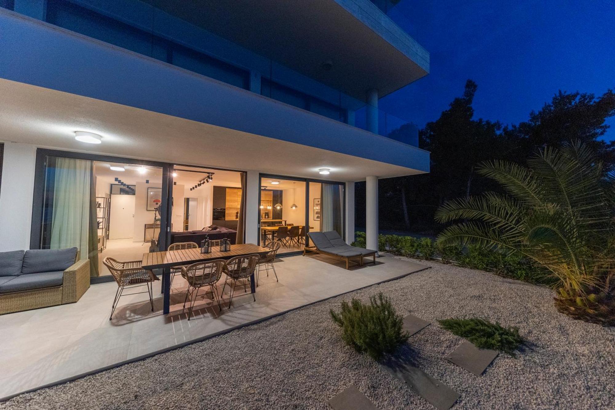 Aqua Blue By Belmont Realty Apartment ปริฟลากา ภายนอก รูปภาพ